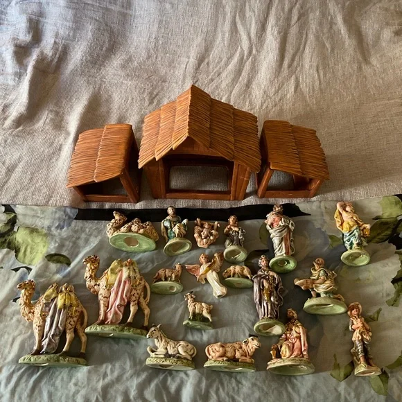 Vintage Atlantic Mold Nativity Manger Scene, 21-Piece, 1970 Ceramic Set